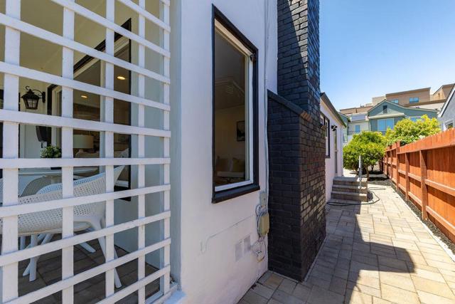 1032 Toyon Drive, Burlingame CA: https://media.crmls.org/mediaz/778e23dc-0969-4b8c-a68b-d26e352d5be4.jpg