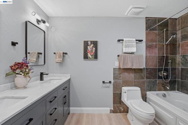 1782 Whitecliff Way, Walnut Creek CA: https://media.crmls.org/mediaz/778ef67d-0891-49f9-849f-320a16da8757.jpg