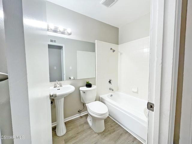 2373 Bryson Place, Simi Valley CA: https://media.crmls.org/mediaz/778f0418-a7f2-4e15-aa6e-f87d5fdbff79.jpg