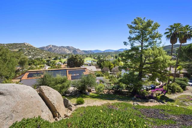 15519 Calistoga Dr., Ramona CA: https://media.crmls.org/mediaz/778f10ad-a4ff-446c-ac92-3e6e9a063c5a.jpg