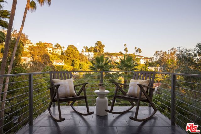 5692 Holly Oak Drive, Los Angeles CA: https://media.crmls.org/mediaz/778f13f2-7808-495c-bd16-71ffa966ecf7.jpg