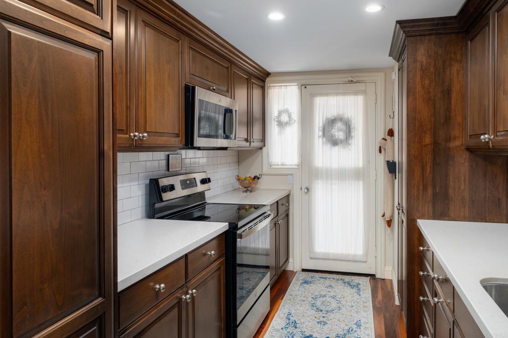 939 Coast Boulevard - photo 11