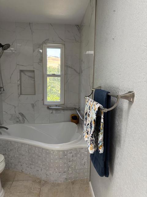 3230 Oak View Lane, Morgan Hill CA: https://media.crmls.org/mediaz/778fc07e-fbdf-40a3-94a5-23033f188b0c.jpg