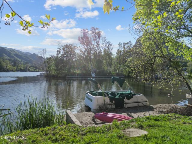 2239 Pinecrest Road, Agoura Hills CA: https://media.crmls.org/mediaz/77902823-ff9c-42e7-b0be-e326ee7524a8.jpg