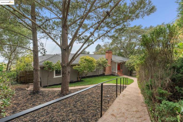 1057 Arlington Blvd, El Cerrito CA: https://media.crmls.org/mediaz/779050d7-e198-4bbc-a7e4-913948aaf959.jpg