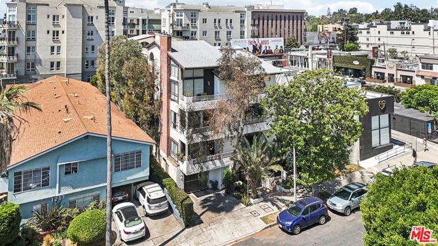 1209 Amherst Avenue, Los Angeles CA: https://media.crmls.org/mediaz/7790c725-90a8-4df4-9c77-0fa76f9c2a28.jpg