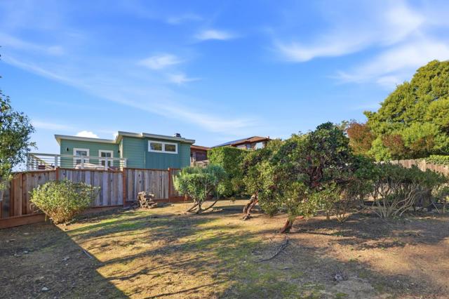 455 Avenue Portola, El Granada CA: https://media.crmls.org/mediaz/779180d7-8aa2-430c-bfb8-f1a2e0511fe8.jpg