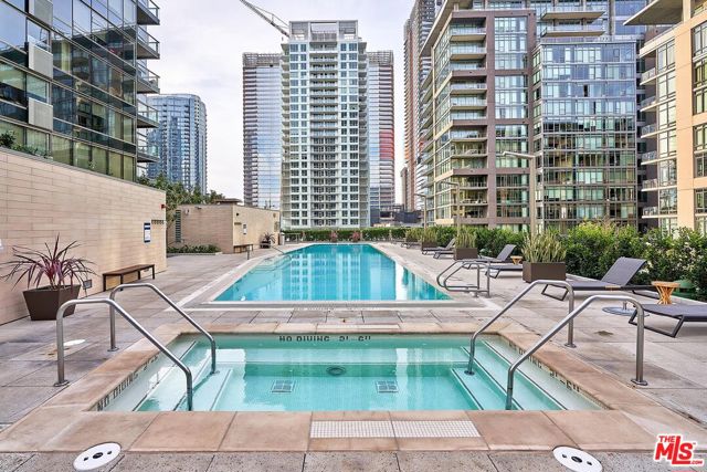 1155 S Grand Avenue, Los Angeles CA: https://media.crmls.org/mediaz/77919e6b-4df7-45ae-8e49-24f64af89b22.jpg