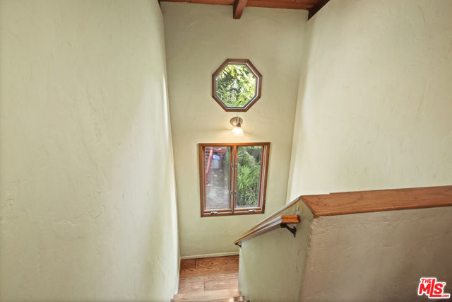 809 Basin Drive, Topanga CA: https://media.crmls.org/mediaz/7791bc52-e414-4c65-a071-f96f55200c68.jpg