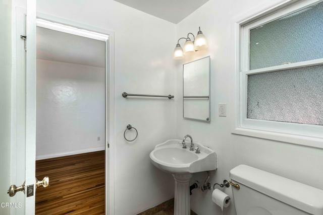 1730 Olive Street, Bakersfield CA: https://media.crmls.org/mediaz/77932907-27d7-4555-93e5-8b18e8a802fb.jpg