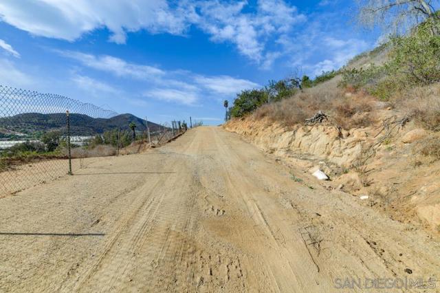496 Camino Calafia, San Marcos CA: https://media.crmls.org/mediaz/77932ae9-52b9-4f5b-b976-8b2394996092.jpg