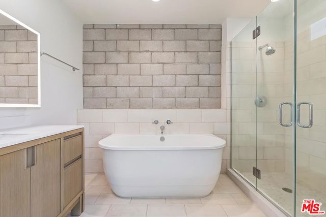  Commercial for Sale in Los Angeles, California