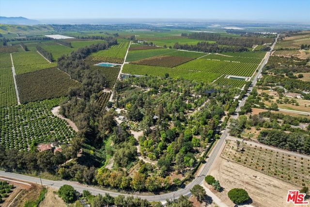 1048 E La Loma Avenue, Somis CA: https://media.crmls.org/mediaz/7793db95-949c-4d61-b39c-188f18904bb5.jpg