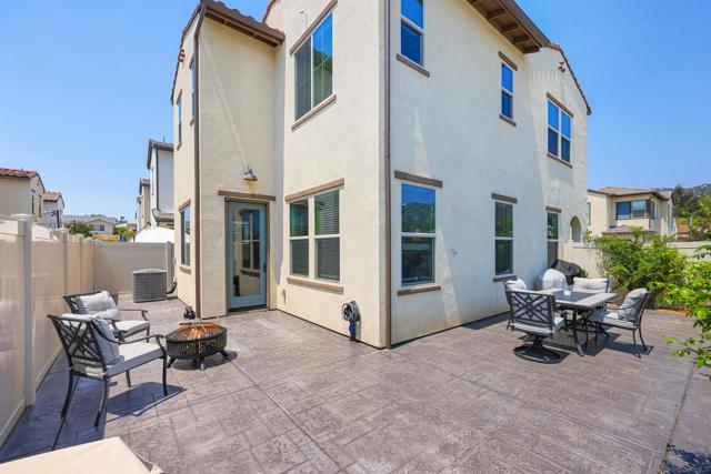 2065 Carol Lee Ln, Escondido CA: https://media.crmls.org/mediaz/7794d6dc-943b-41eb-ba9f-069592a4e610.jpg