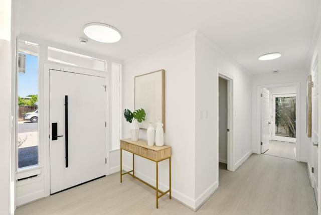 747 De Soto Drive, Palo Alto CA: https://media.crmls.org/mediaz/77957360-bbfc-4084-abd4-d1385b33acab.jpg