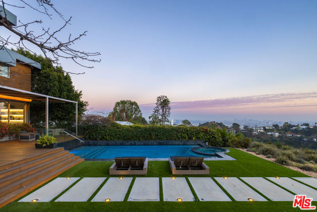 2511 Carman Crest Drive, Los Angeles CA: https://media.crmls.org/mediaz/7795b3f6-d5a8-40ec-824f-78249148faed.jpg