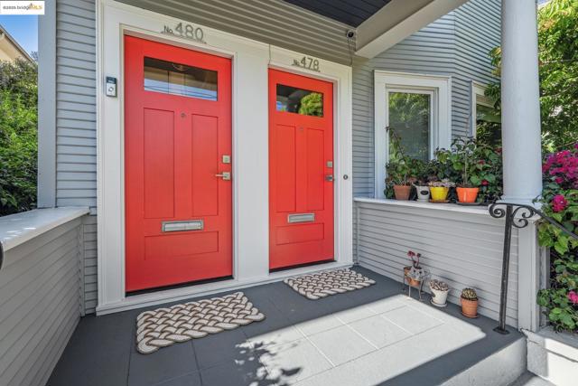 478 43rd St, Oakland CA: https://media.crmls.org/mediaz/7796a888-1b19-4543-9f55-4797cd2bceb7.jpg