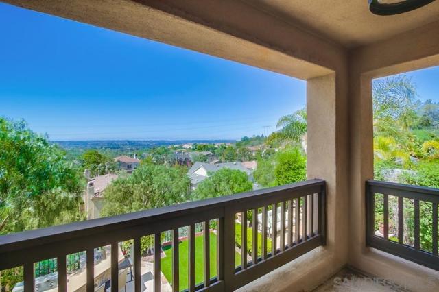 3515 CAMINO CEREZA, Carlsbad CA: https://media.crmls.org/mediaz/77991a72-fc01-49d3-9041-48eace9c4a66.jpg