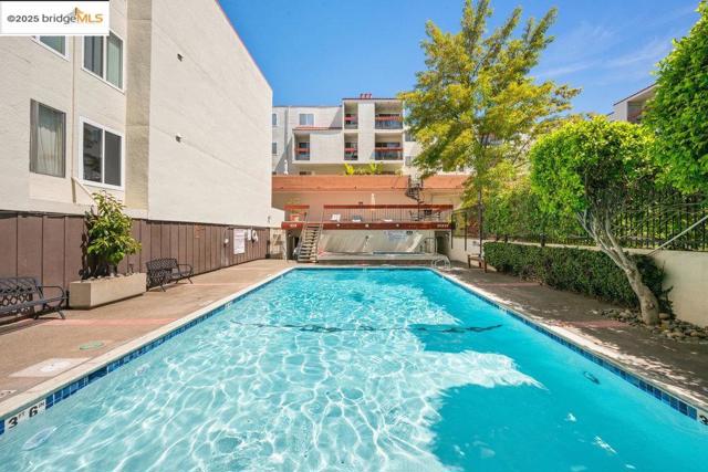 250 Whitmore St, Oakland CA: https://media.crmls.org/mediaz/77991eba-6777-45b8-95cc-2fadf4974b3f.jpg