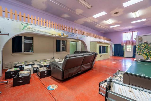 9780 Dunbar Ln Lane, El Cajon CA: https://media.crmls.org/mediaz/779955ee-d357-463d-a993-c09c2513b48b.jpg