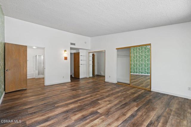 5708 Wilhelmina Avenue, Woodland Hills CA: https://media.crmls.org/mediaz/779a20e4-dc79-4df0-8b84-79bee10e3893.jpg