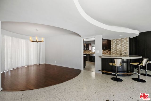 6616 Wooster Avenue, Los Angeles CA: https://media.crmls.org/mediaz/779a4df6-7ae8-4aef-91f5-cf7bc3caeb34.jpg