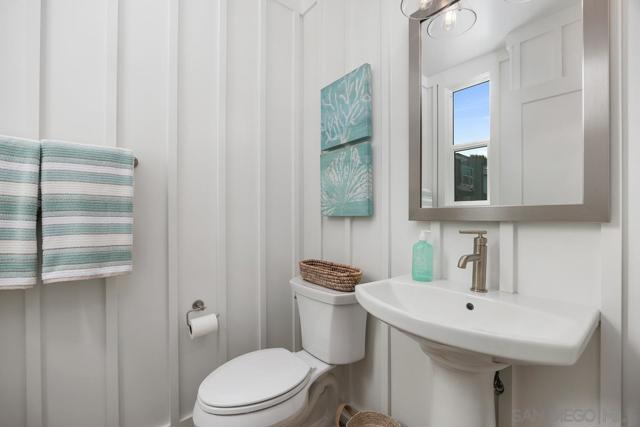 559 N Vulcan Ave, Encinitas CA: https://media.crmls.org/mediaz/779c1660-b213-4319-9103-fa35d9e51d97.jpg