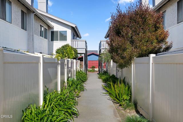 Detail Gallery Image 2 of 29 For 5125 W Wooley Rd #5,  Oxnard,  CA 93035 - 2 Beds | 2 Baths