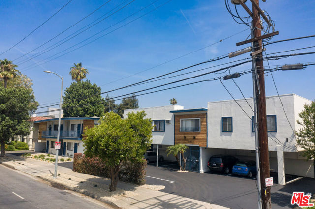 Image 14 of 52 For 15115 Victory Boulevard