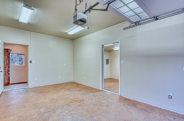 7550 Sandholdt Road, Moss Landing CA: https://media.crmls.org/mediaz/779ce049-170b-43ae-85bd-a596b1b107da.jpg