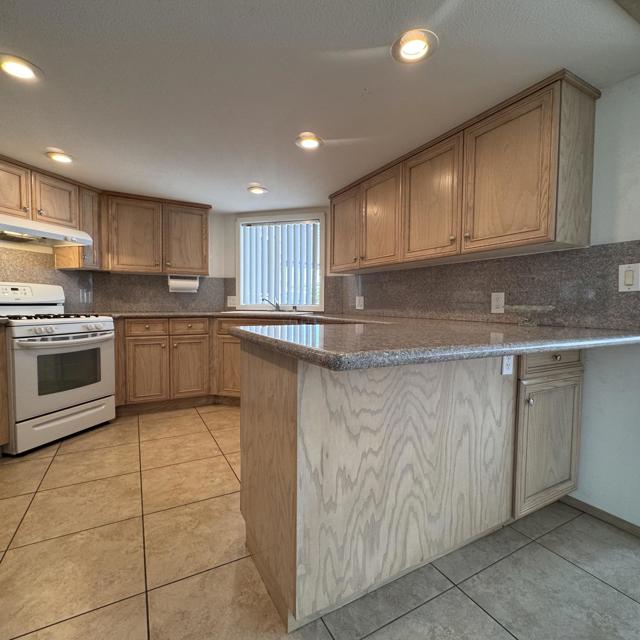39880 Palm Greens Parkway, Palm Desert CA: https://media.crmls.org/mediaz/779d0552-29d7-4a59-b299-0feb3b6cd063.jpg