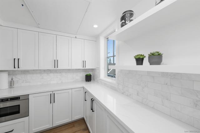 478 Orange Ave, Coronado CA: https://media.crmls.org/mediaz/779da06f-df7b-4e2d-af20-8909847d0cd0.jpg