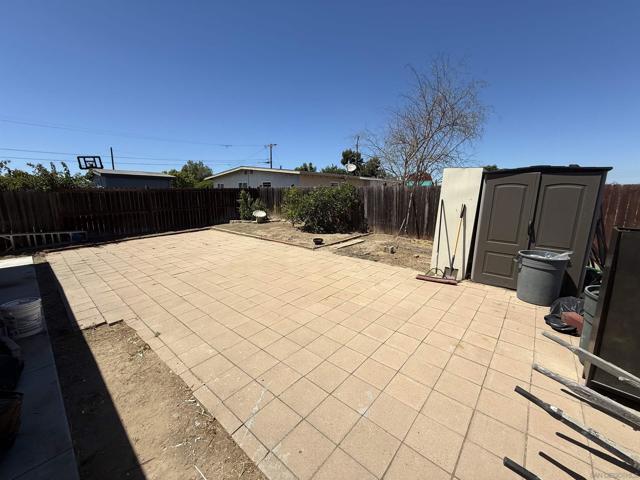 6310 Thorn St, San Diego CA: https://media.crmls.org/mediaz/779db997-28ee-4ce2-8560-9161b65455fb.jpg
