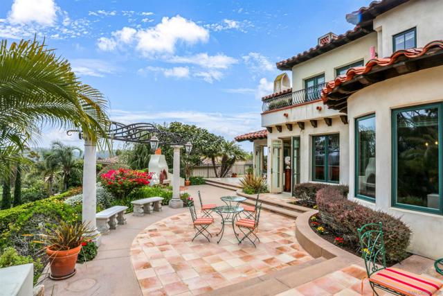 7206 Aviara Drive, Carlsbad CA: https://media.crmls.org/mediaz/779f409f-2c24-4ca7-8ec4-d269fabf2a3f.jpg