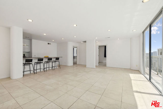 10747 Wilshire Boulevard, Los Angeles CA: https://media.crmls.org/mediaz/779f6377-7afc-4c37-8c49-7885fbd925b2.jpg