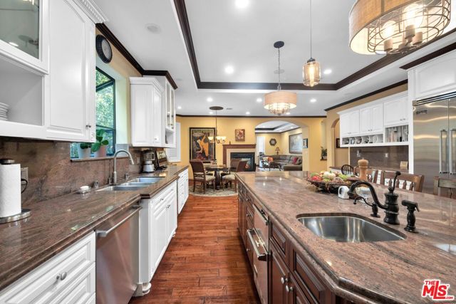 14933 Sutton Street, Sherman Oaks CA: https://media.crmls.org/mediaz/779f6cf1-631a-406c-87f0-4db6496a977c.jpg