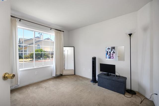 Image 13 of 35 For 18606 Galton Ln
