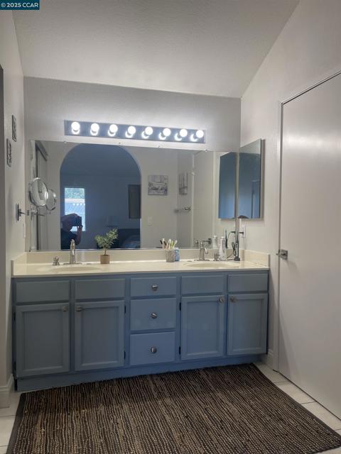 1011 Amanda Cir, Brentwood CA: https://media.crmls.org/mediaz/77a038f8-8fac-4277-b153-8e04374b2257.jpg