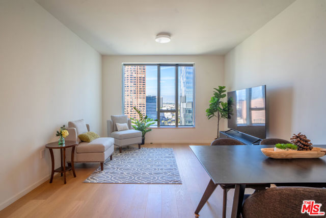 889 Francisco Street, Los Angeles CA: https://media.crmls.org/mediaz/77a0b54f-78d1-4484-a0b4-2599d9ef5f58.jpg