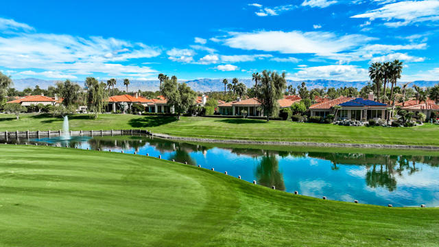79640 Citrus, La Quinta CA: https://media.crmls.org/mediaz/77a0caec-b46e-4eed-8102-3178052d1da3.jpg