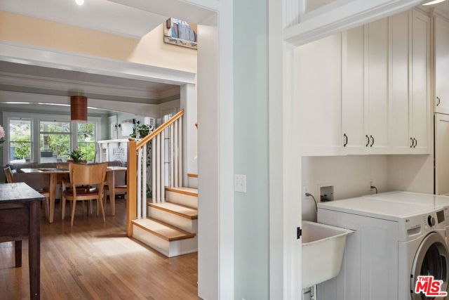 813 Crestmoore Place, Venice CA: https://media.crmls.org/mediaz/77a1036d-bf58-4ec2-b463-e055f6dc3ff3.jpg