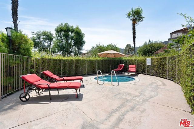 17114 Palisades Circle, Pacific Palisades CA: https://media.crmls.org/mediaz/77a104b0-d614-443f-82c1-726e20c23aeb.jpg