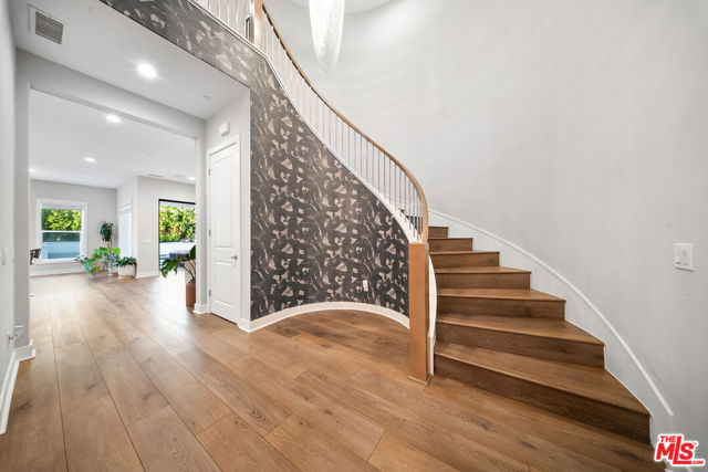 20643 W Wood Rose Court, Porter Ranch CA: https://media.crmls.org/mediaz/77a12df1-d23a-46e2-9995-a53d2e82daae.jpg