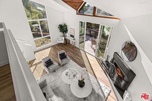 827 Cheltenham Road, Santa Barbara CA: https://media.crmls.org/mediaz/77a1b7b7-16e0-40f3-b611-a0ae9264c713.jpg