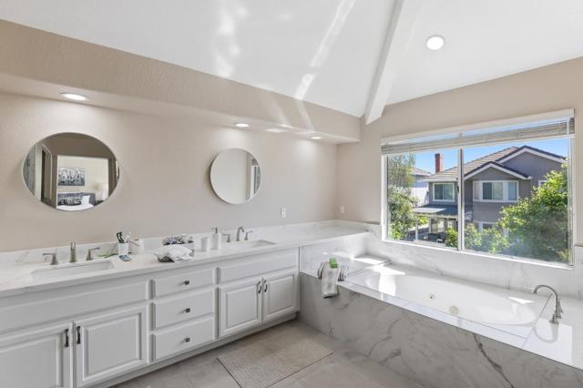 4168 Pinot Gris Way, San Jose CA: https://media.crmls.org/mediaz/77a26def-5e18-440c-8093-56c125fd1ee3.jpg