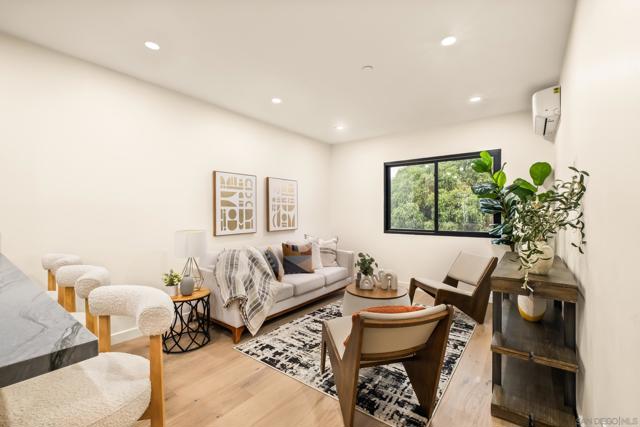 1531 33 Lieta St, San Diego CA: https://media.crmls.org/mediaz/77a2c62e-5015-486c-b398-f845edefcaa4.jpg