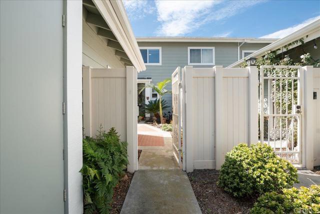 Detail Gallery Image 30 of 31 For 919 Wentworth Cir, Vista,  CA 92081 - 3 Beds | 2/1 Baths