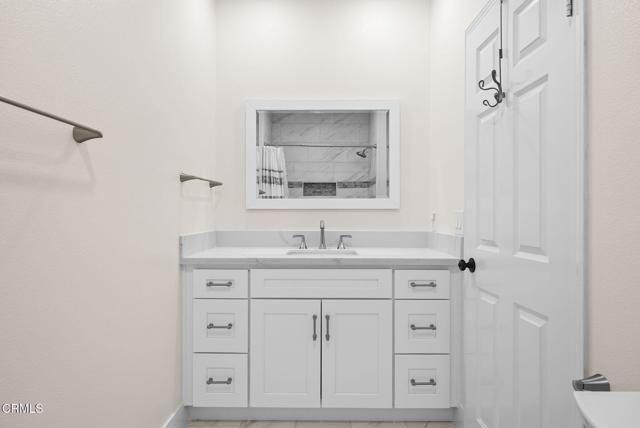 Detail Gallery Image 27 of 46 For 596 Fenwick Way #C,  Simi Valley,  CA 93065 - 3 Beds | 2/1 Baths