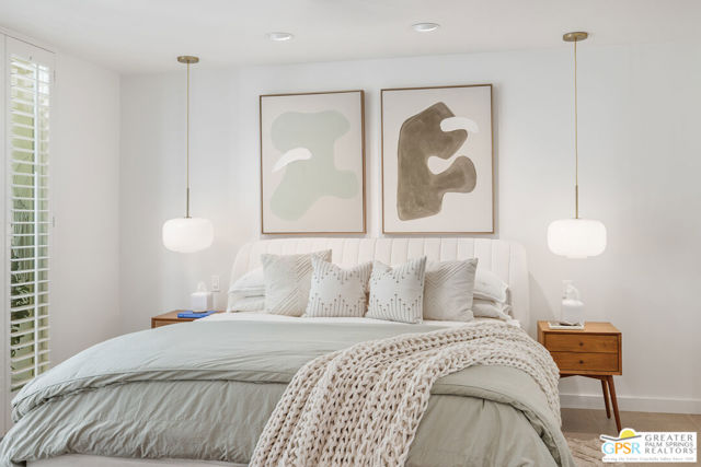 1821 Sandcliff Road, Palm Springs CA: https://media.crmls.org/mediaz/77a33882-a7e9-402f-b2c5-3b1585a91e1f.jpg