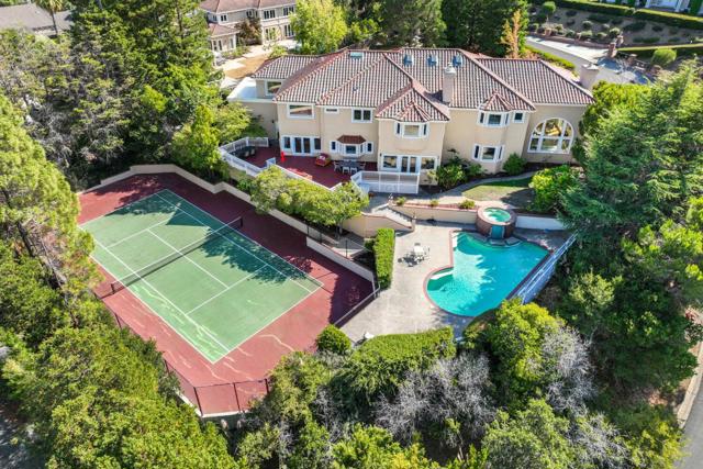 75 Eugenia Way, Hillsborough CA: https://media.crmls.org/mediaz/77a3d962-92ef-43e3-a427-8fb86cf21636.jpg